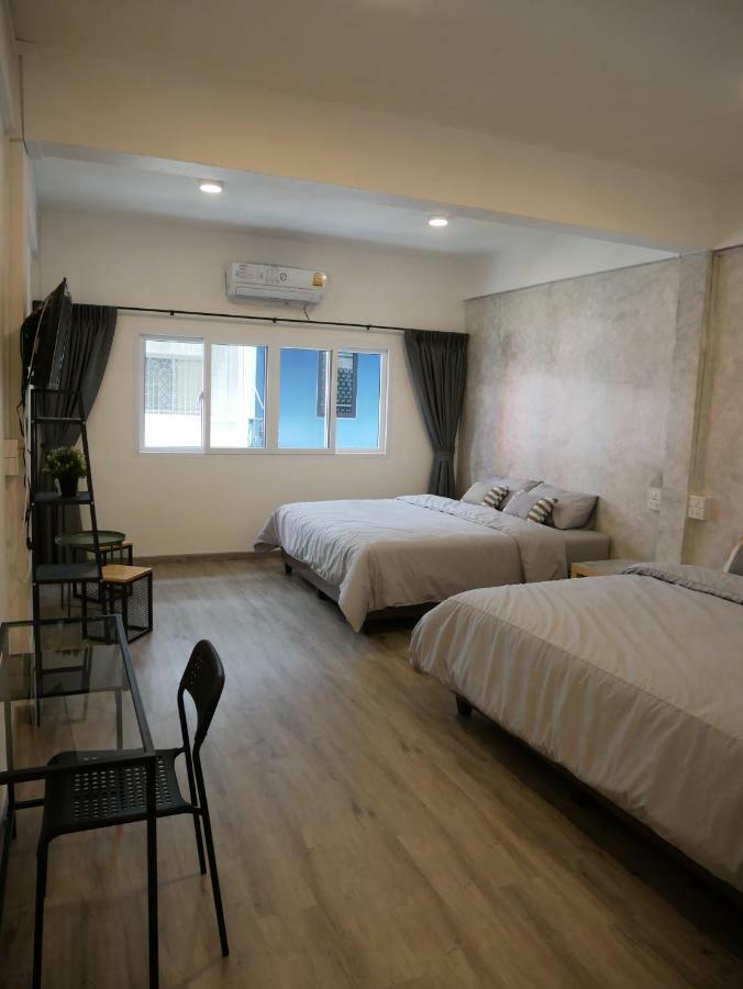 Np House Pratunam Bangkok Buitenkant foto