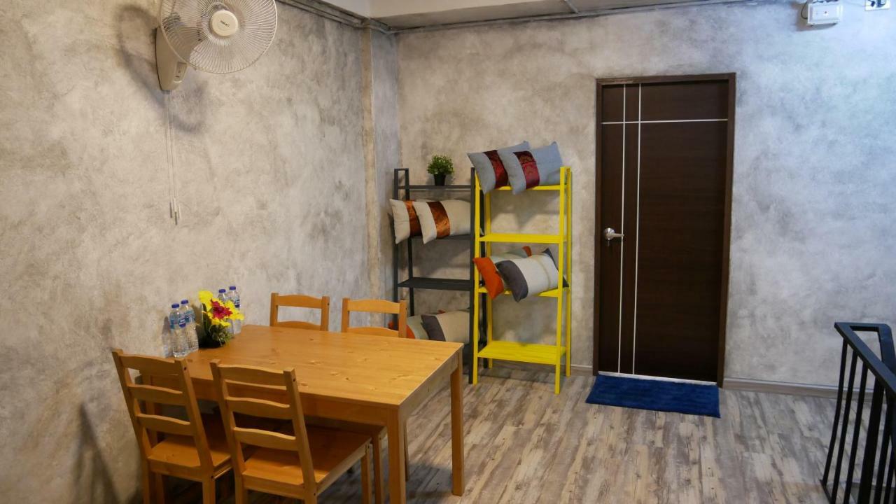 Np House Pratunam Bangkok Buitenkant foto