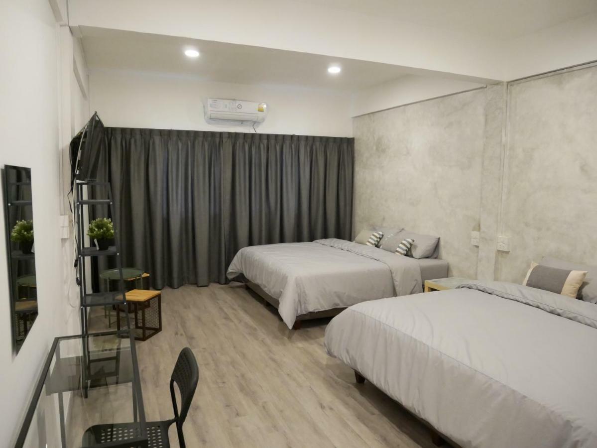 Np House Pratunam Bangkok Buitenkant foto