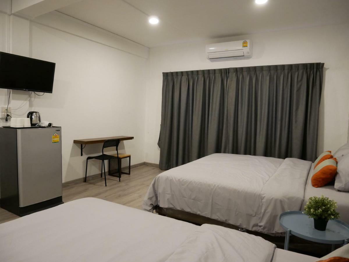 Np House Pratunam Bangkok Buitenkant foto