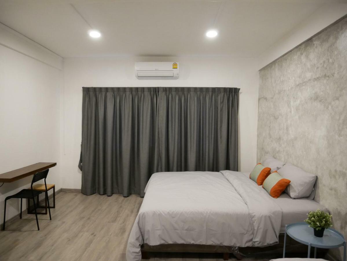 Np House Pratunam Bangkok Buitenkant foto