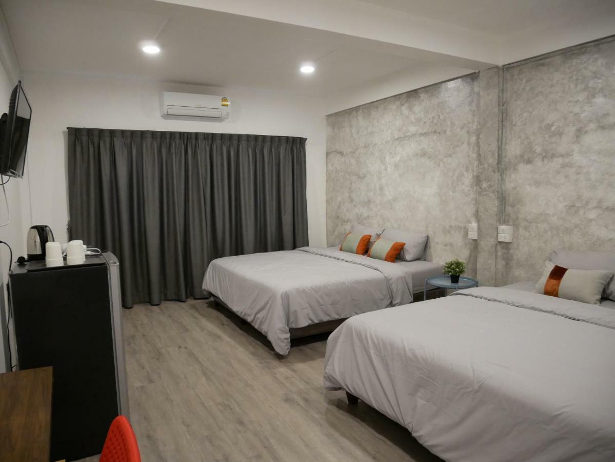 Np House Pratunam Bangkok Buitenkant foto